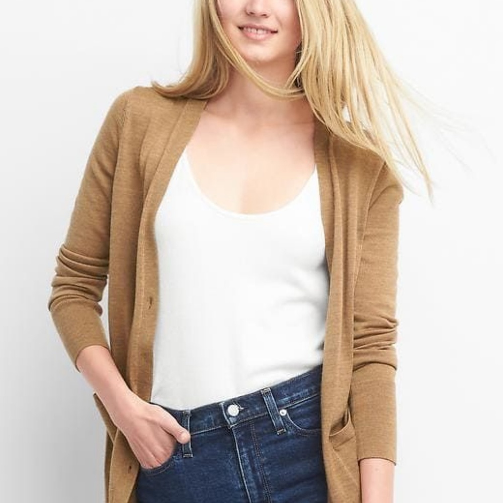 GAP 100% Merino Wool V-Neck Cardigan Camel S